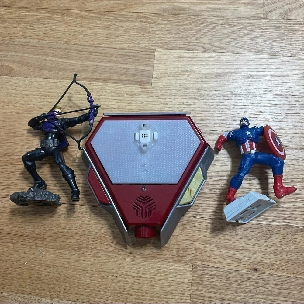 Marvel Playmation Avengers Hawkeye Captain America Power Base Bundle